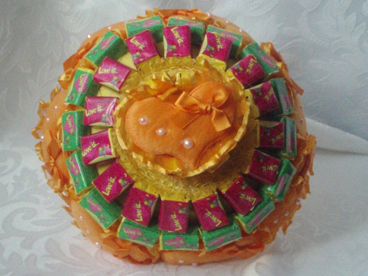 Цветок из жвачки