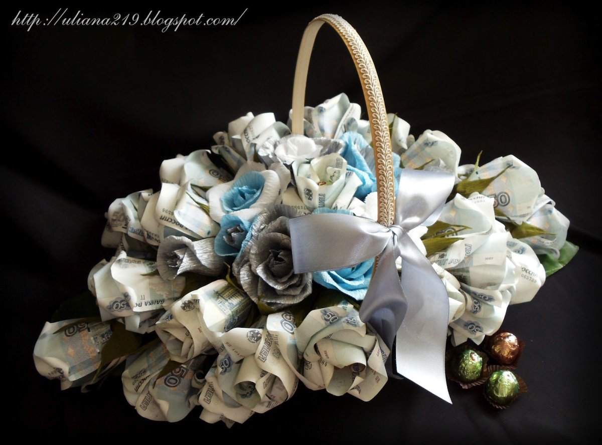 Конфетно денежный букет