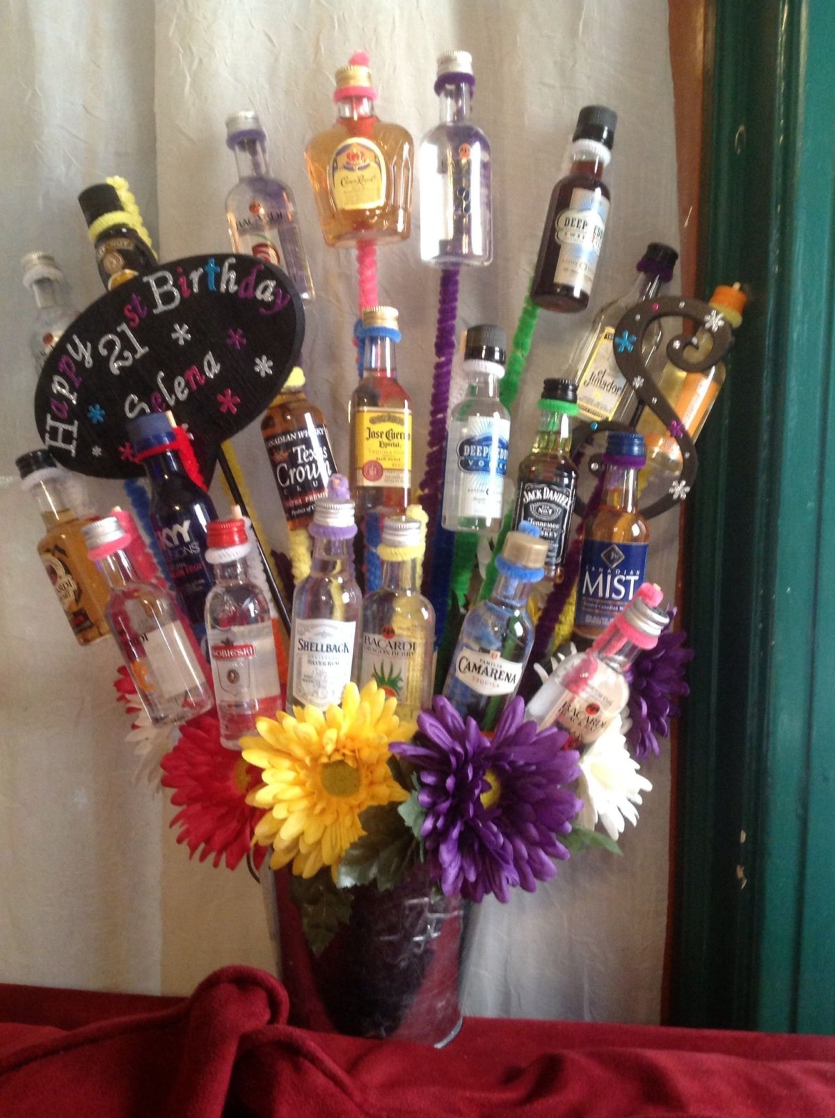 Букет для подруги прикольный