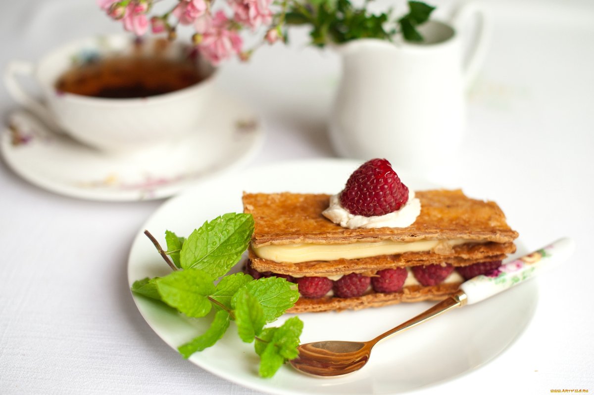 Чай и пирожные