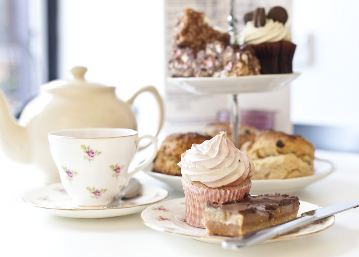 Чай и пирожное