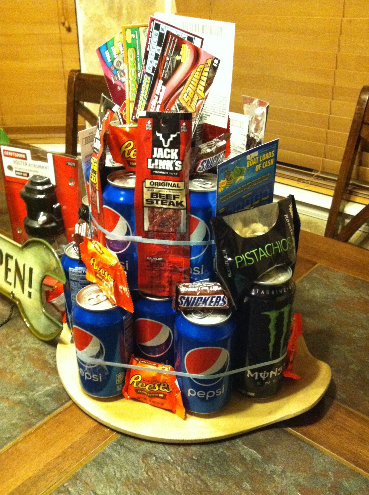 Подарок из чипсов