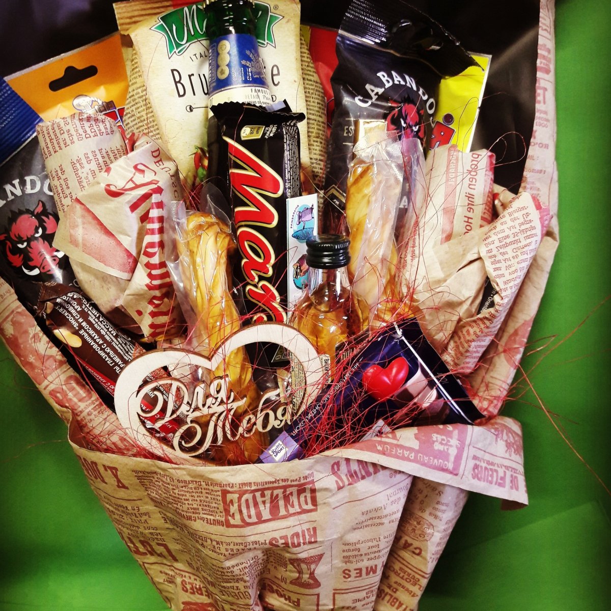 Оригинальный подарок из чипсов