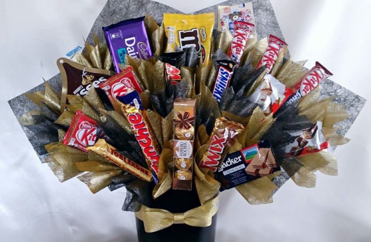 Букет из шоколадных батончиков