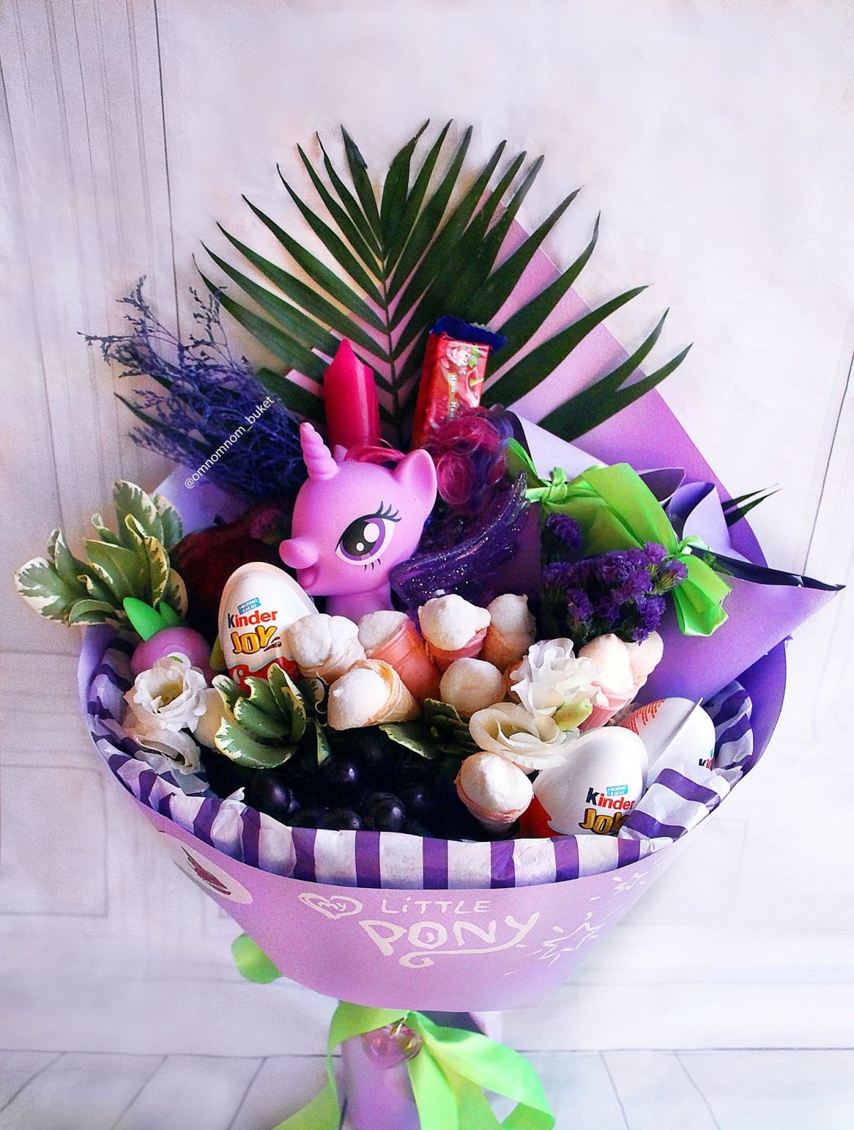 Букет для ребенка из сладостей девочке