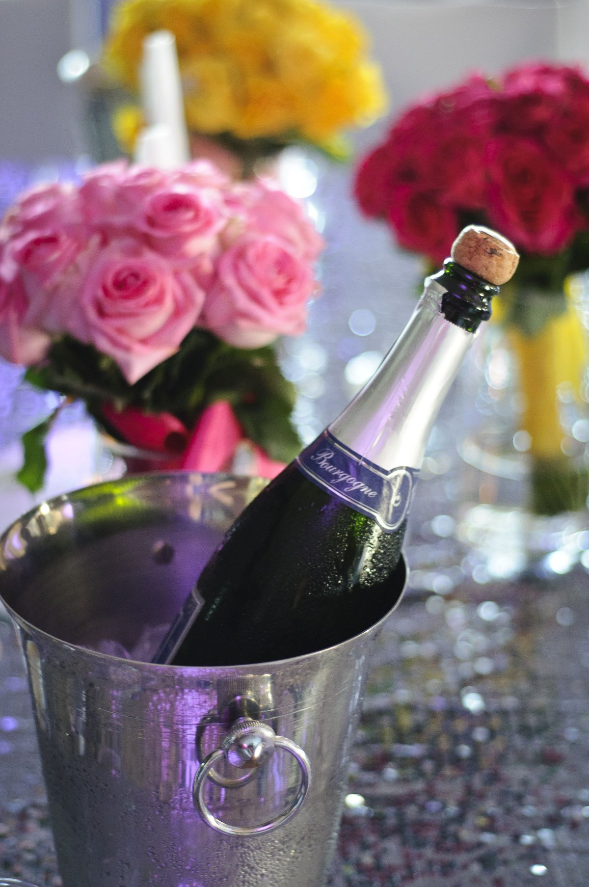 С днём рождения с шампанским