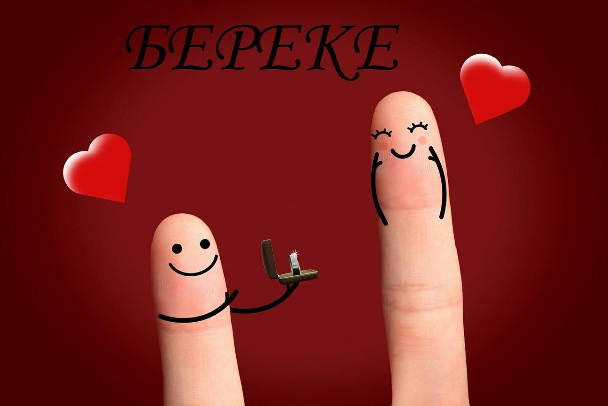 Разбросанные женские туфли