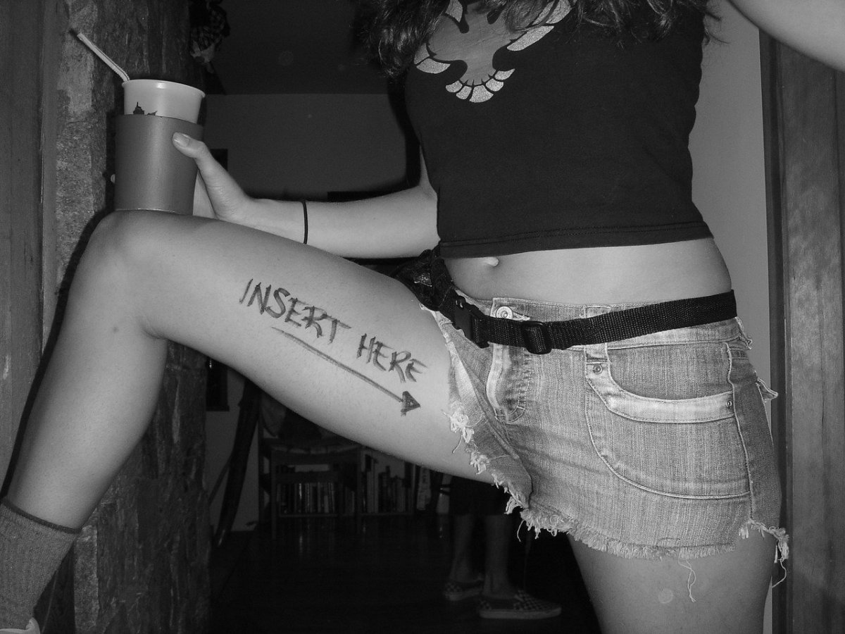 Страстные картинки с намёком