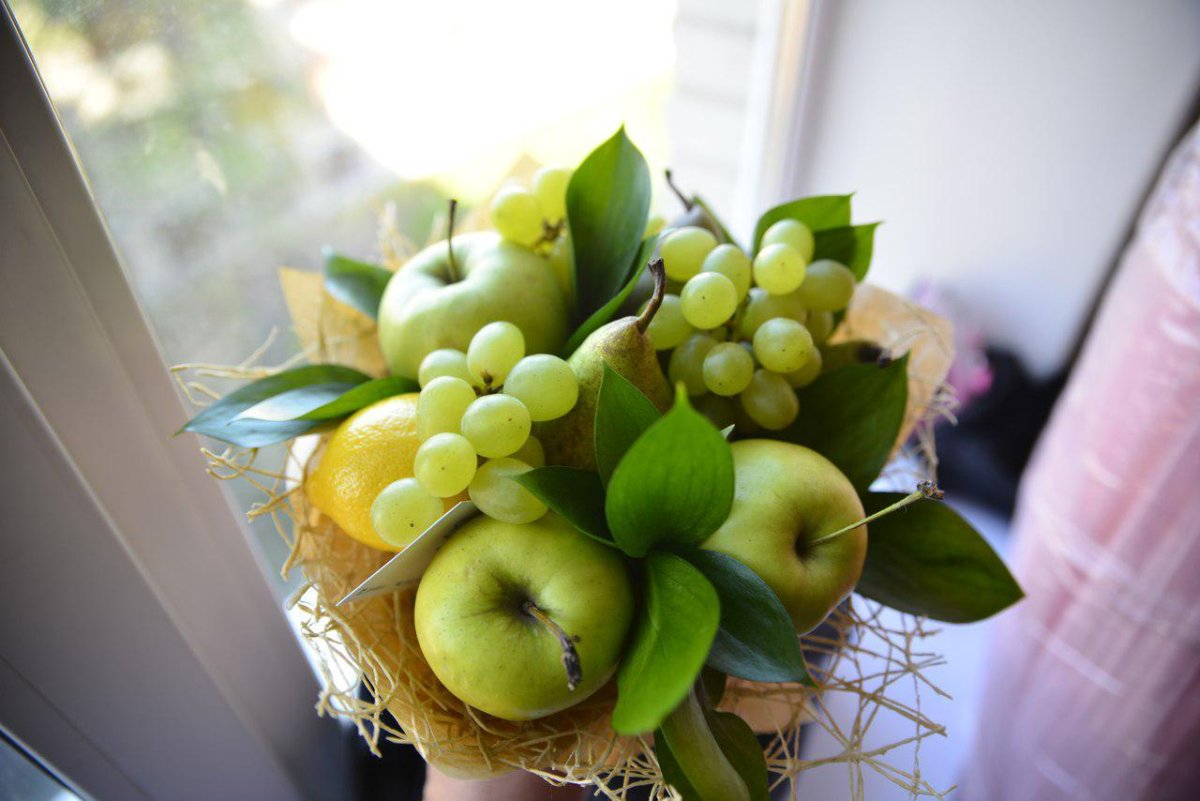 Букет из фруктов маленький