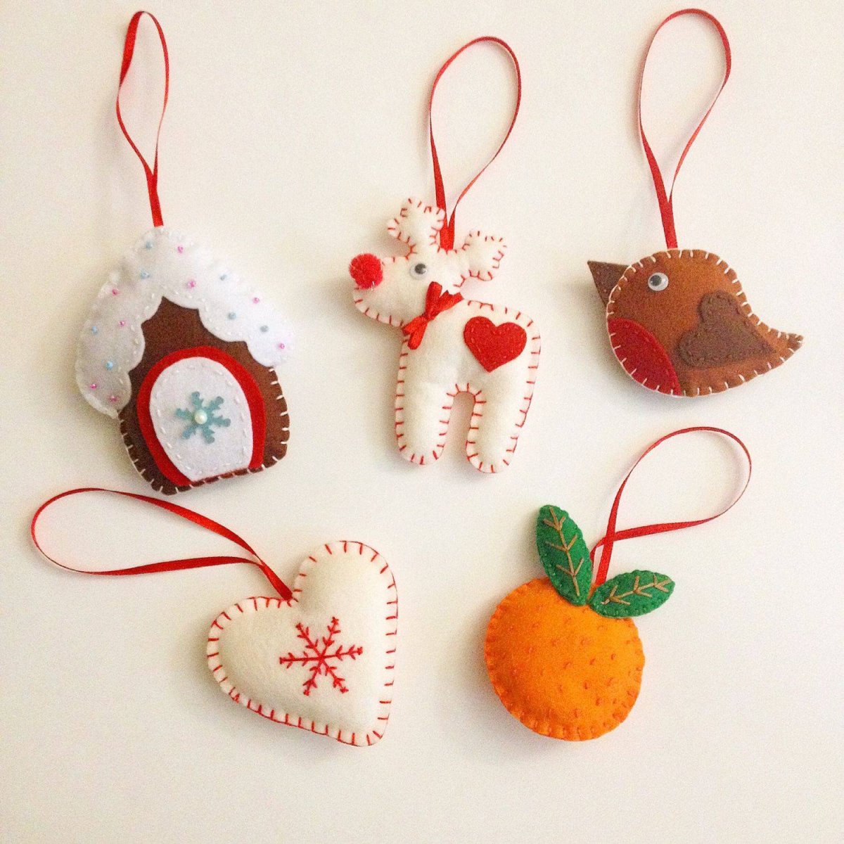 Елосные игрушки изфетра