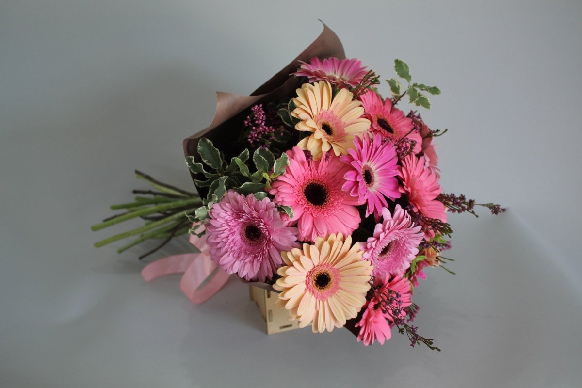 Букет розы и герберы