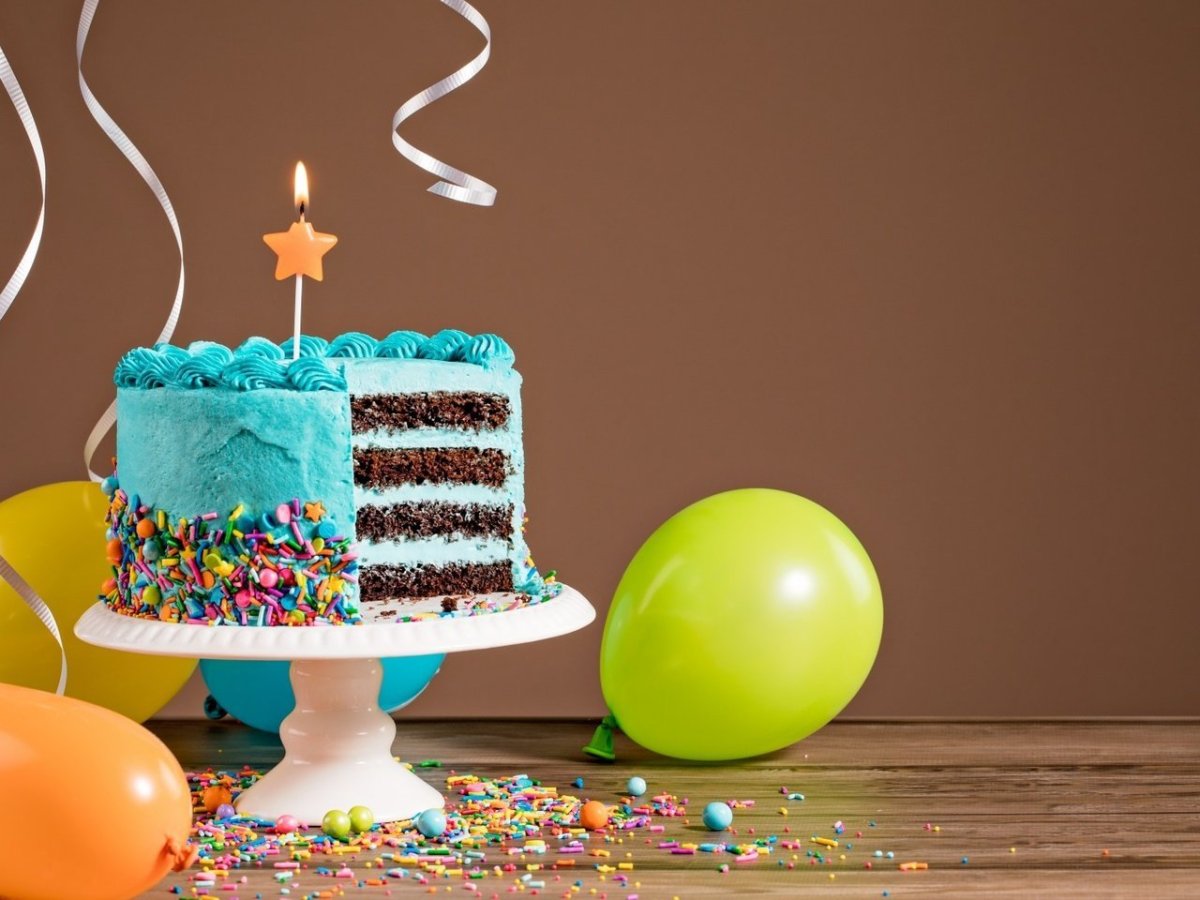 С днём рождения подростку