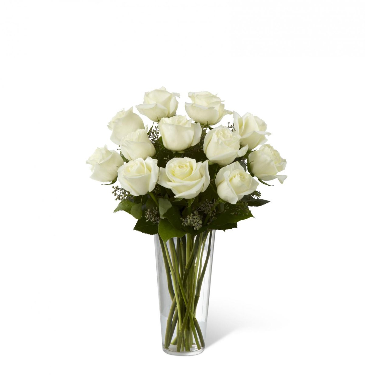 Белые розы в вазе