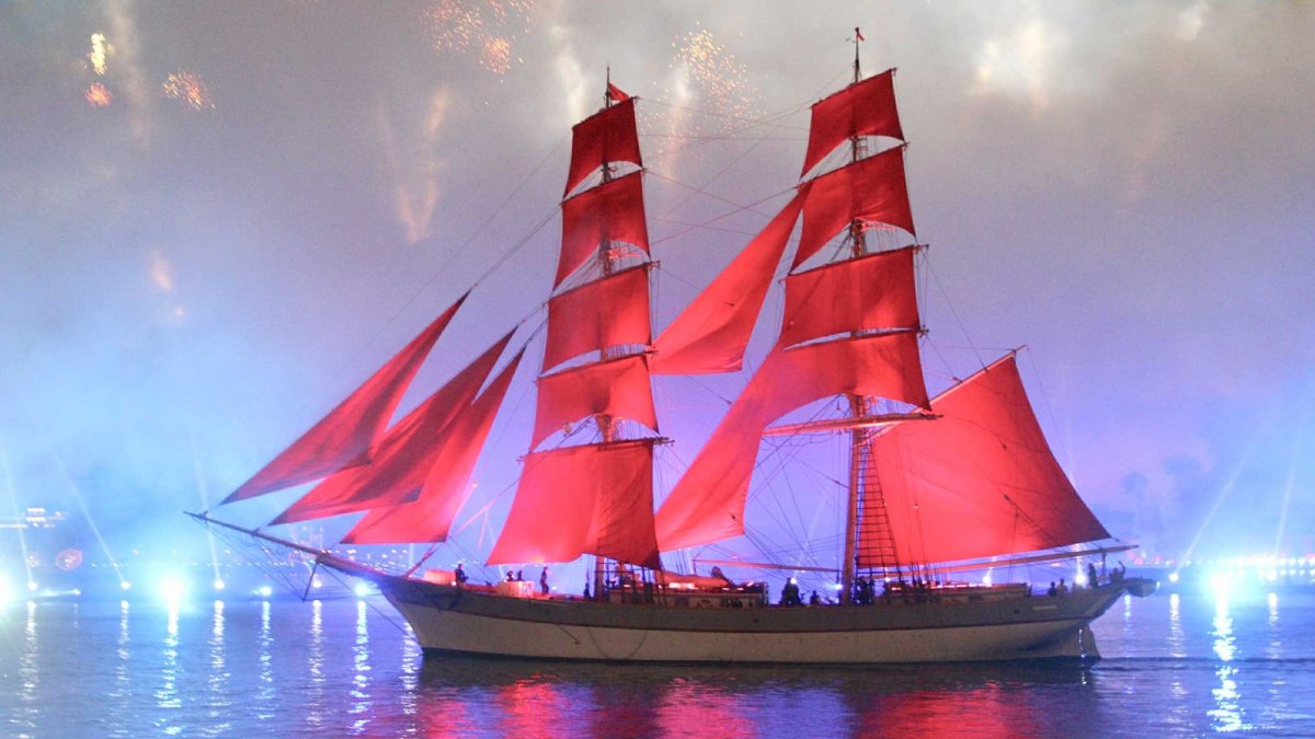 Трехмачтовая шхуна с алыми парусами