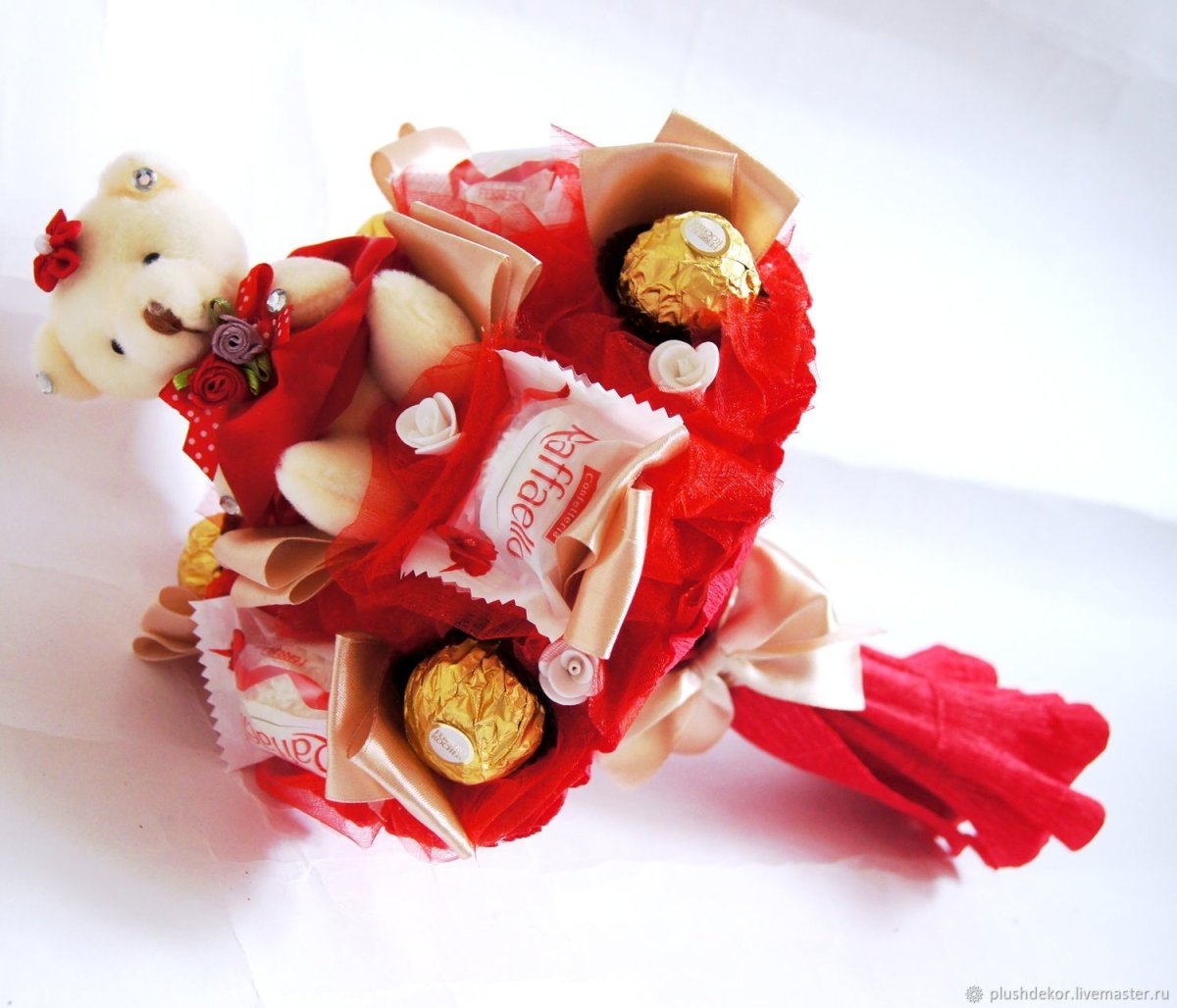 Сладкий букет из конфет