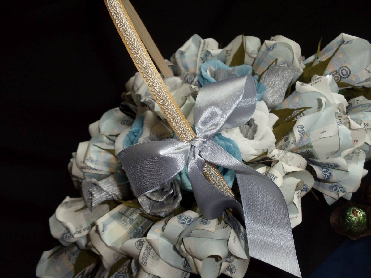 Оригинальный букет из денег