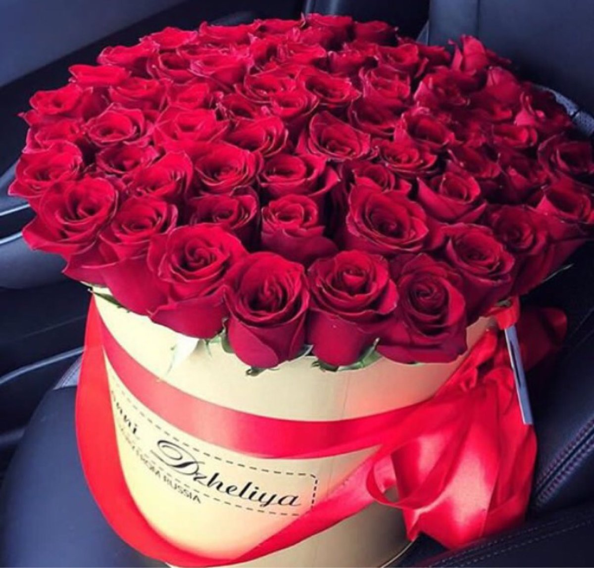 Красивый букет с буквой м