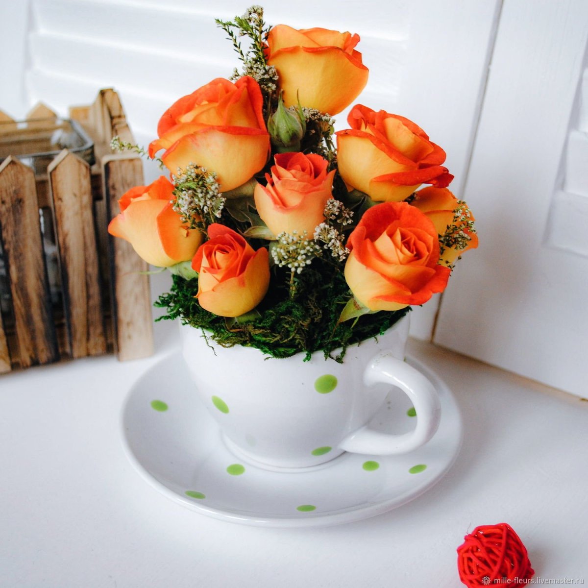Цветочная композиция в чашке