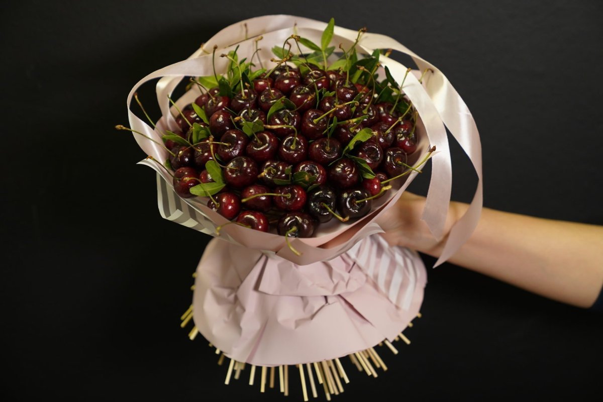 Букет из вишни