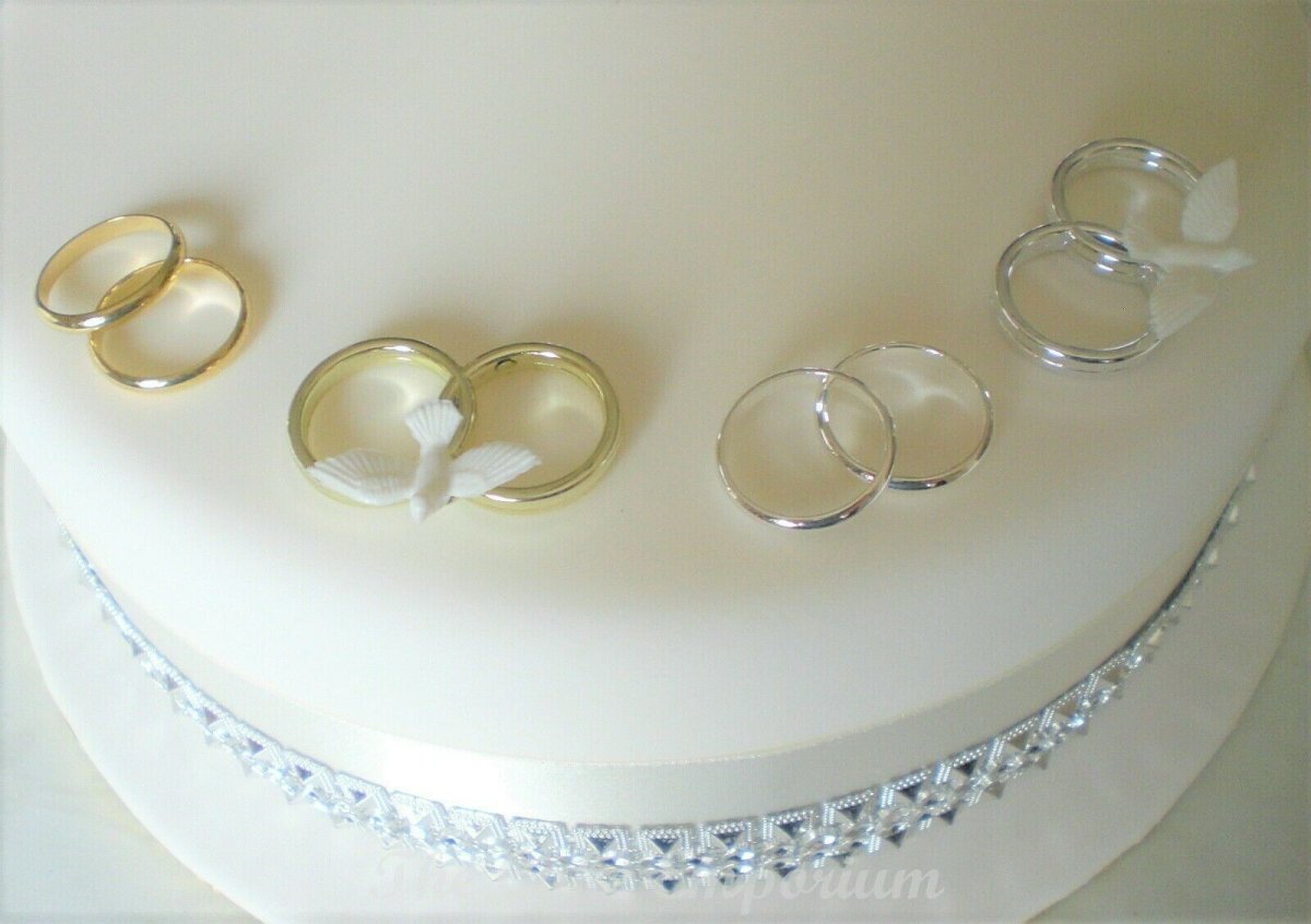 Свадебный торт с кольцами
