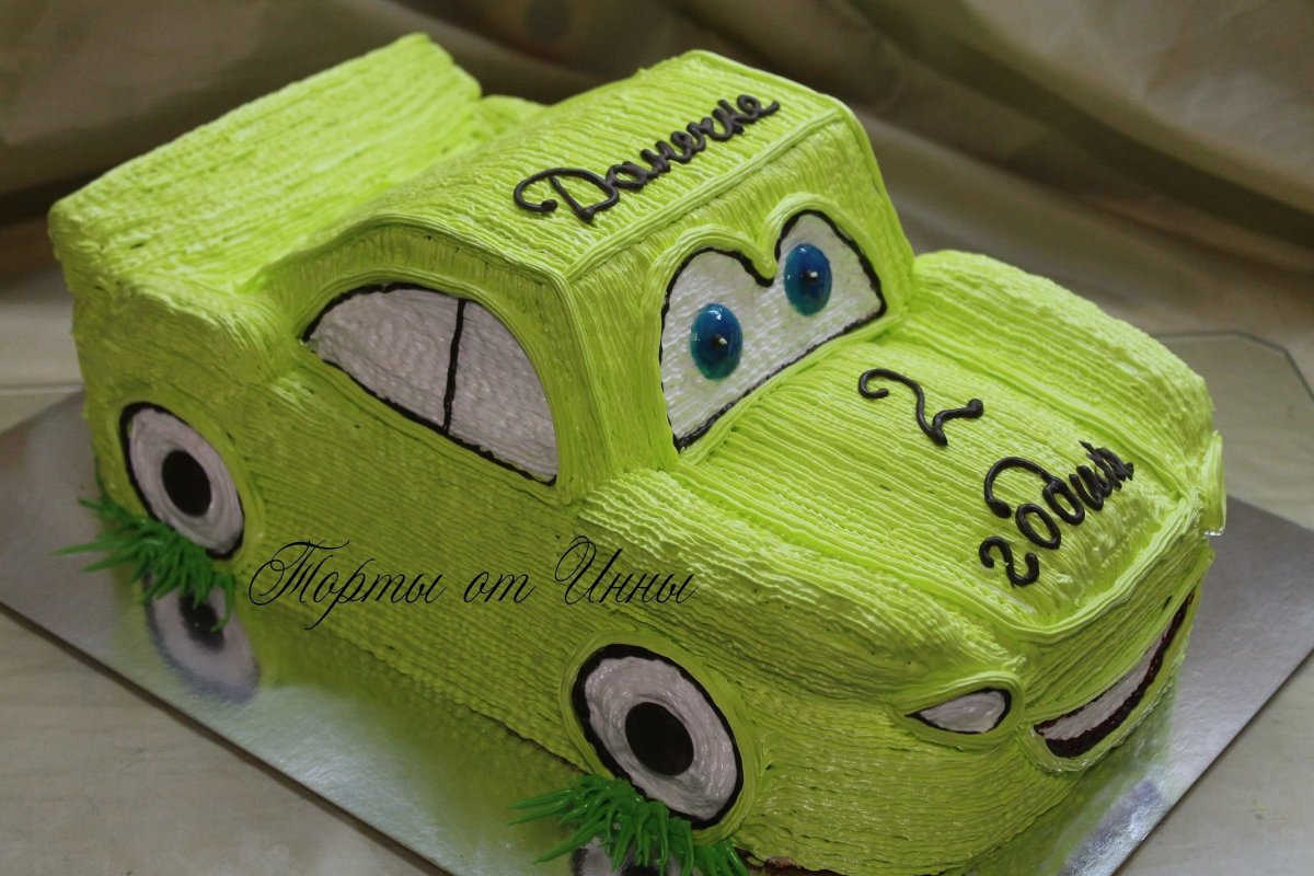Торт с машинками мокас