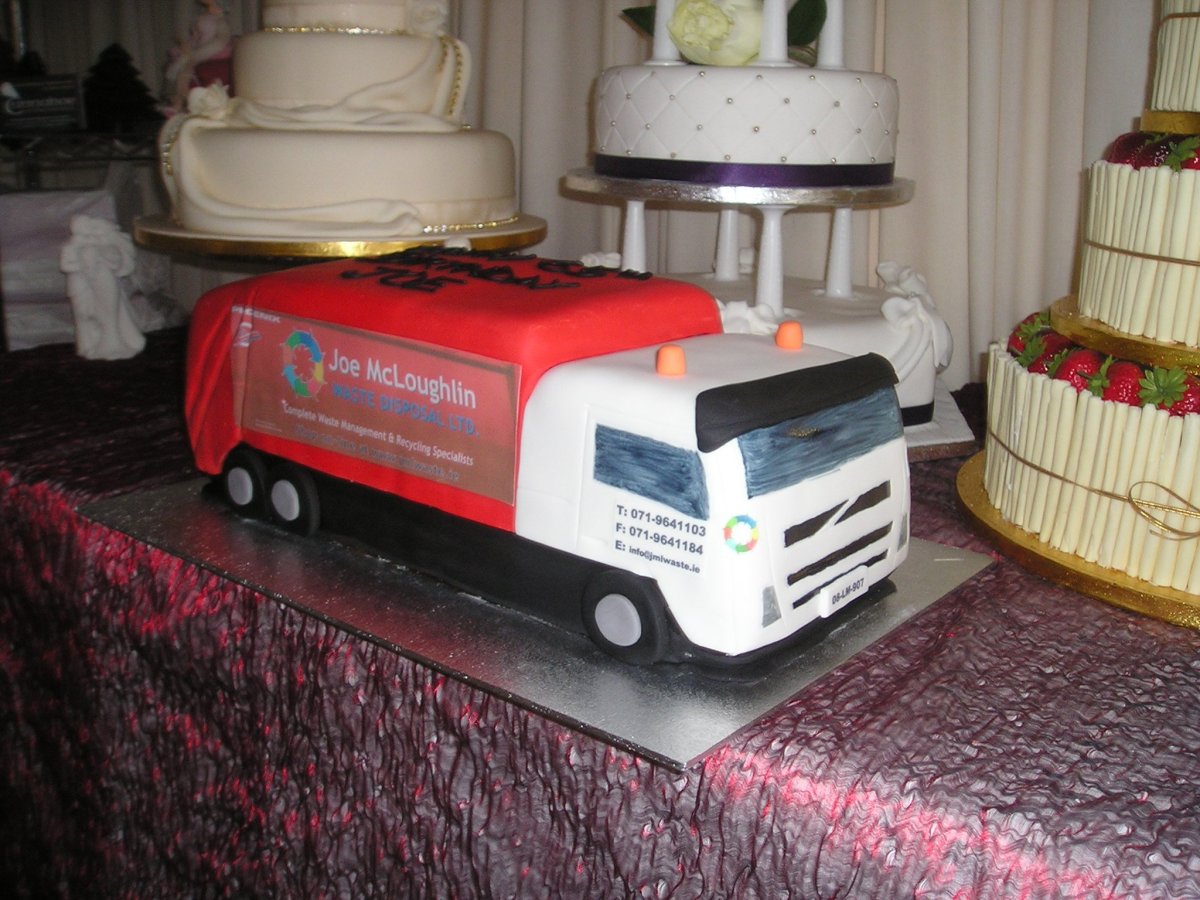 Торт с «машинками»