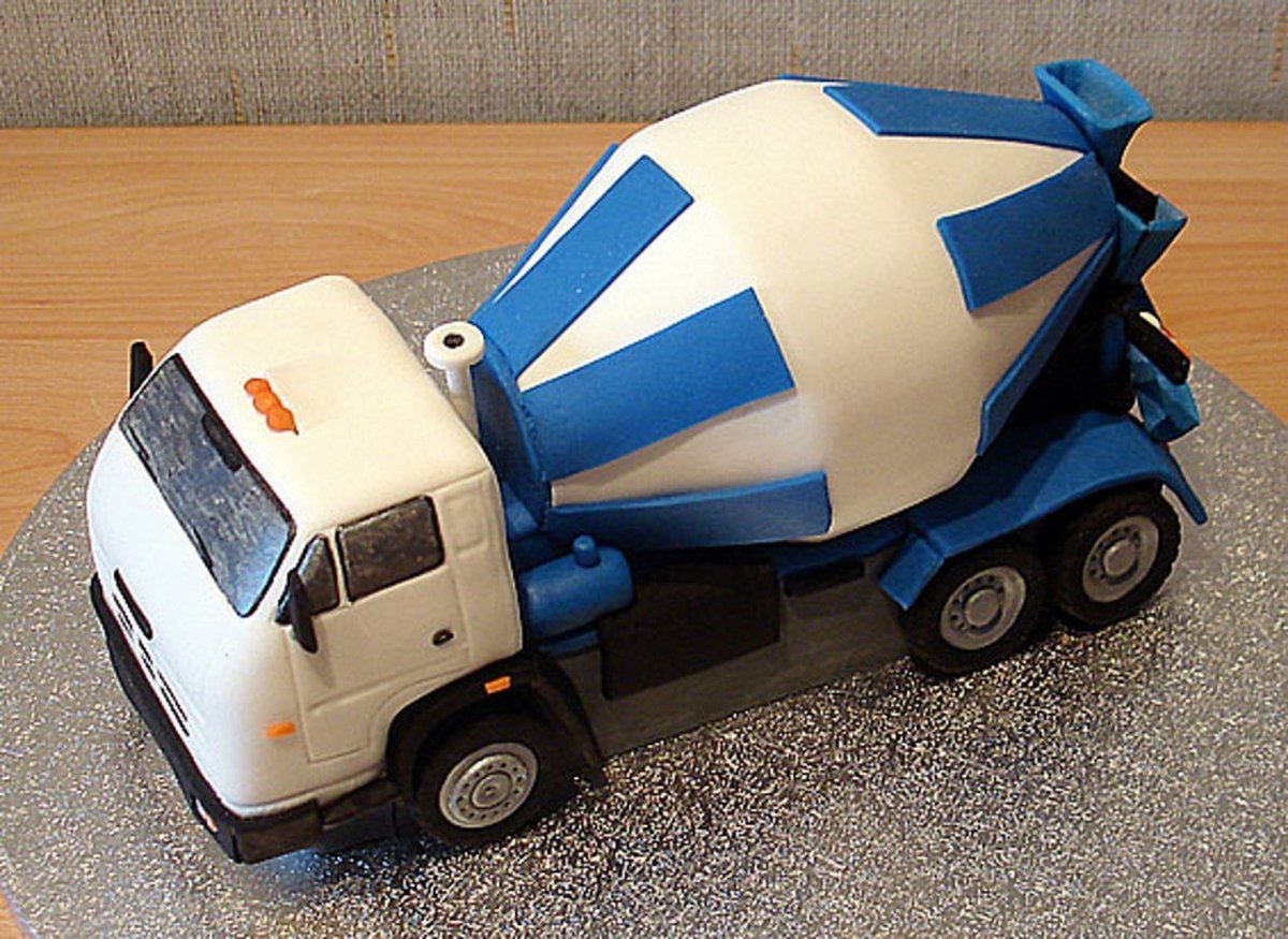 Торт бетономешалка