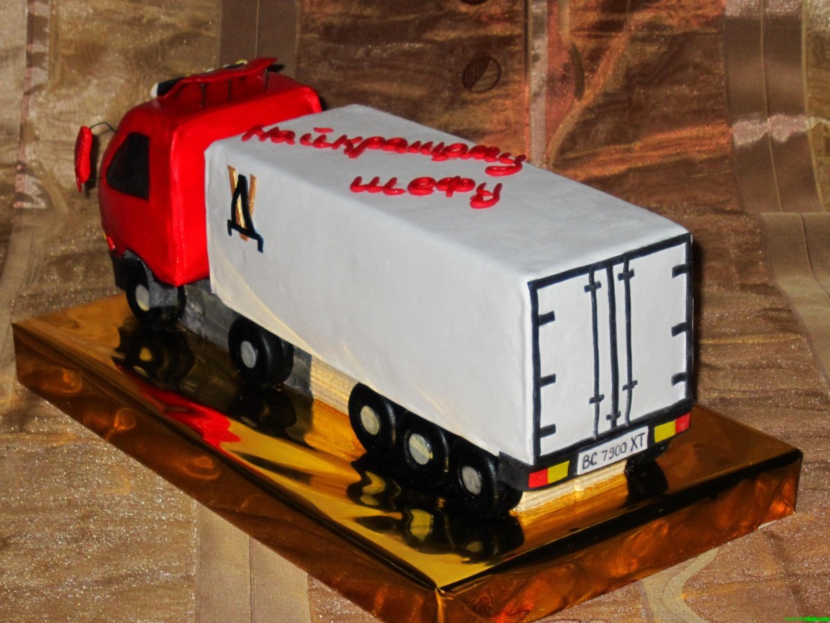 Торт в виде фуры