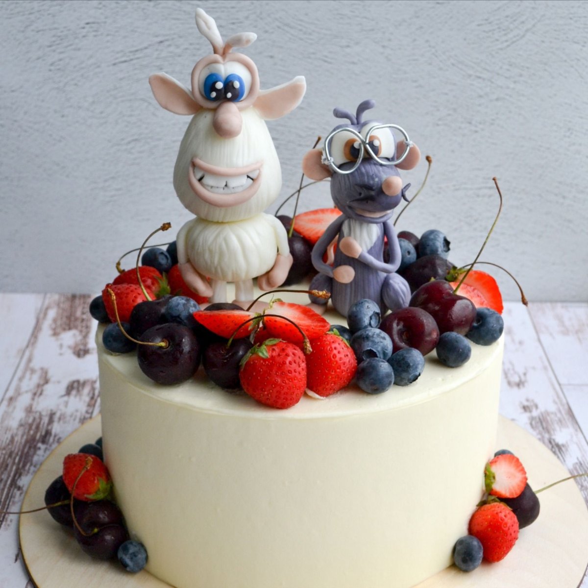 Торт с мультгероями