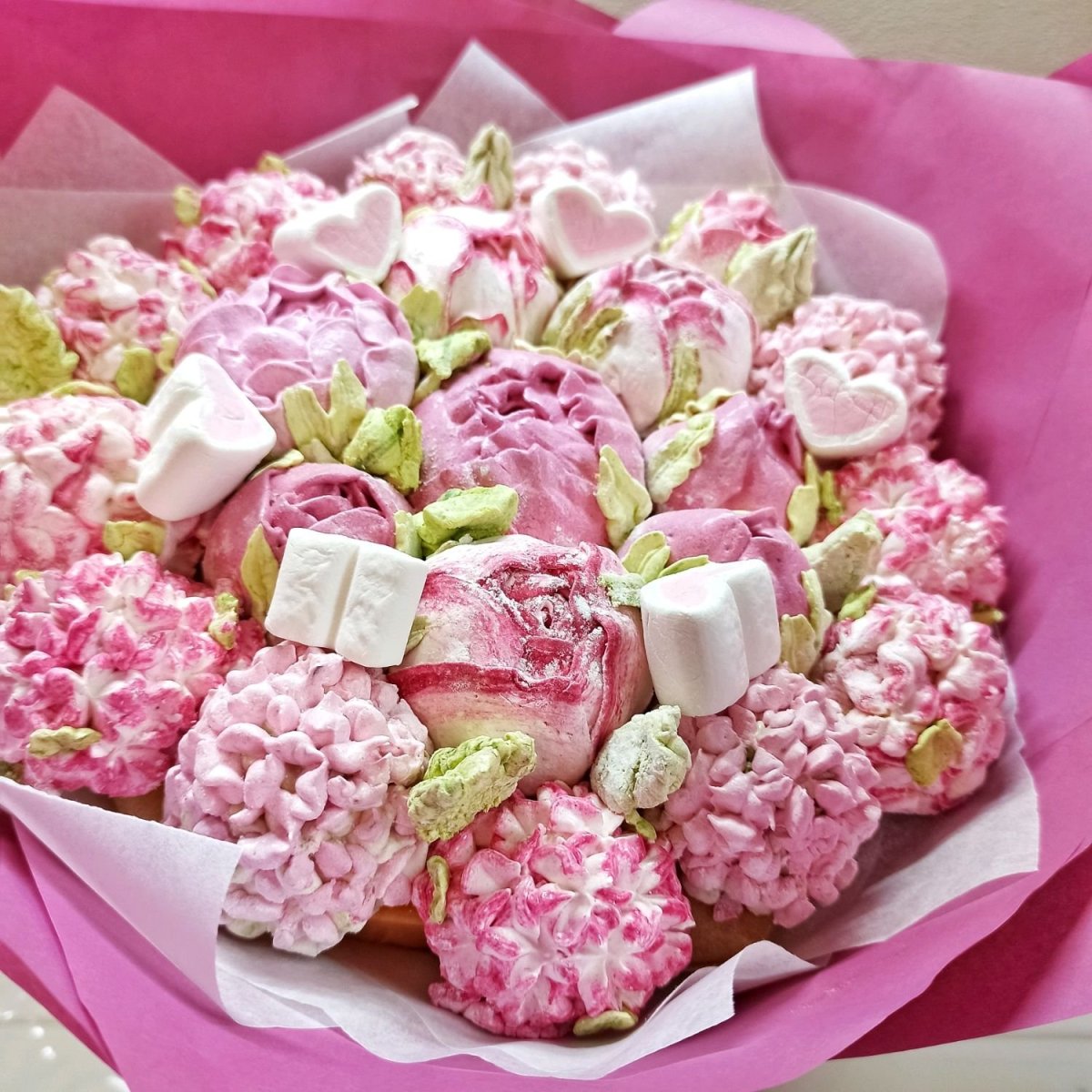 Корзина с зефирными цветами