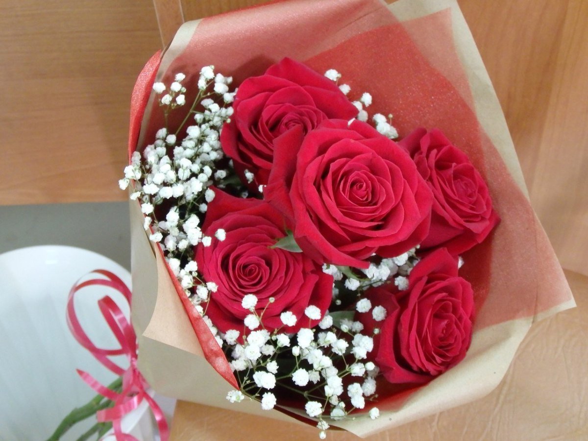 Букет "роза и гипсофила"