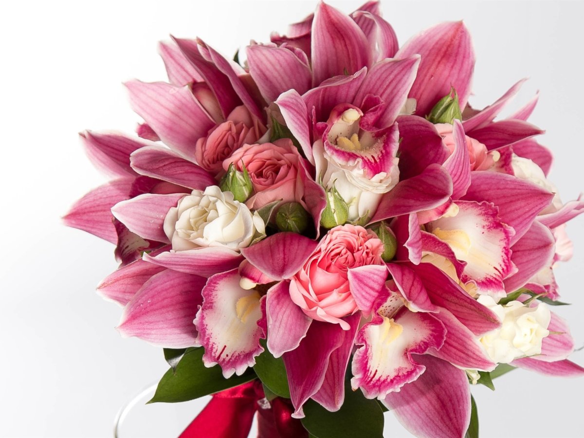 Цветы лилии орхидеи букет