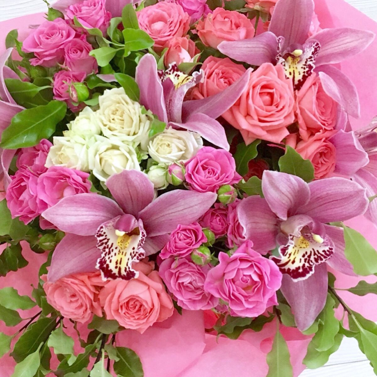 Нежный букет орхидей