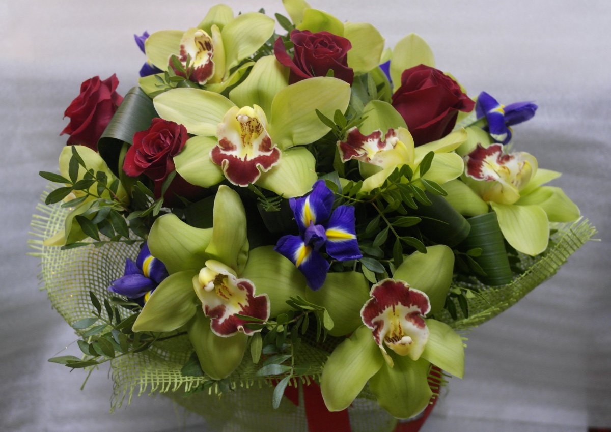 Букет с орхидеей Цимбидиум