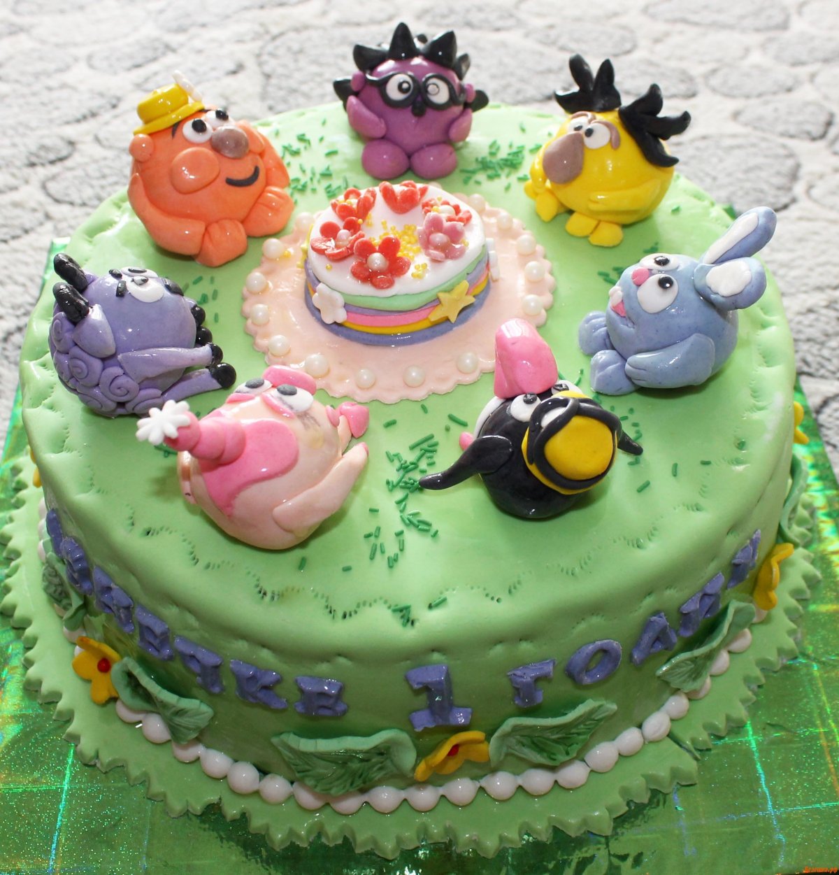 Торт с мультяшками