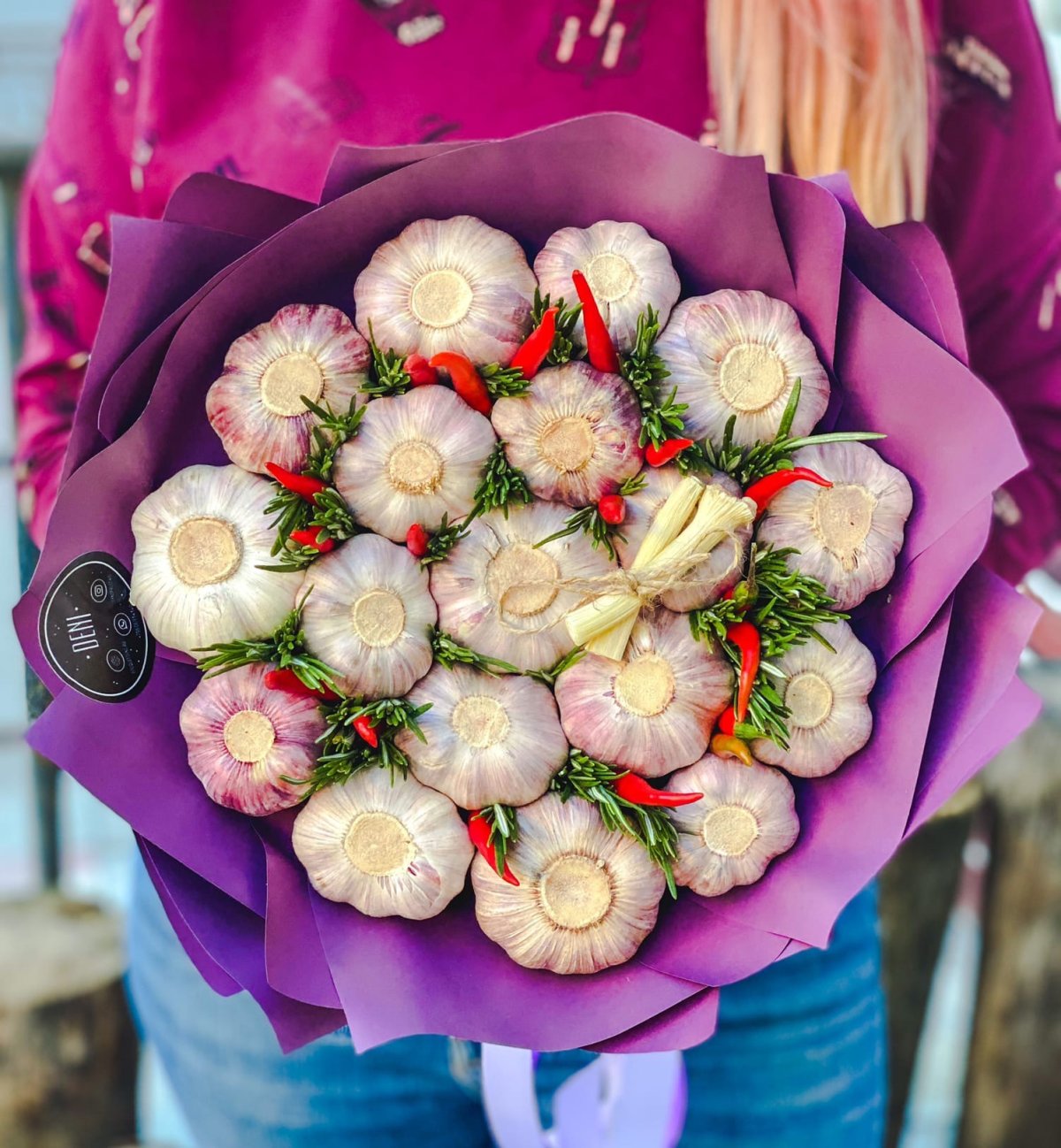 Букет из чеснока