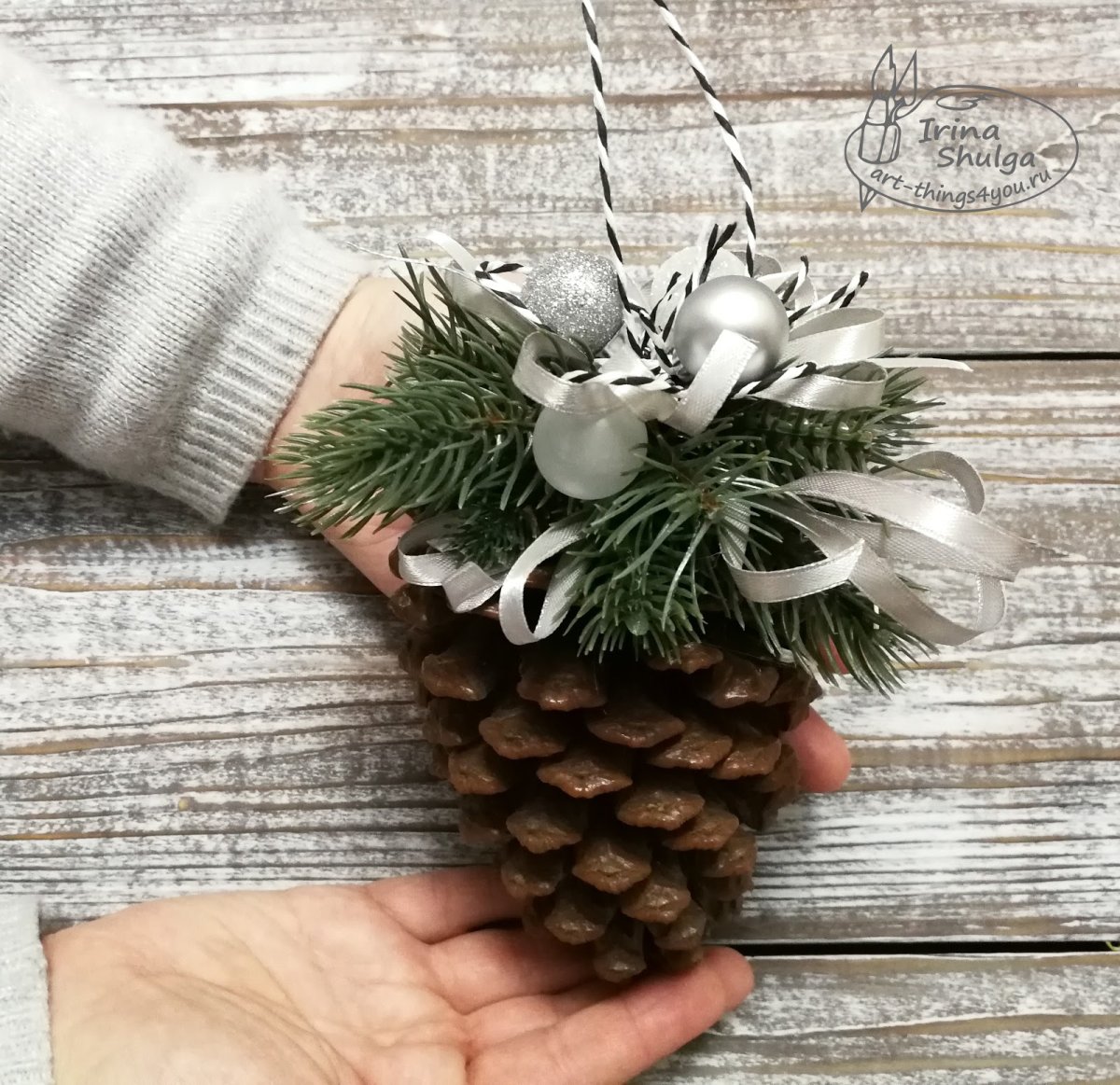 Декор сосновых шишек к новому году