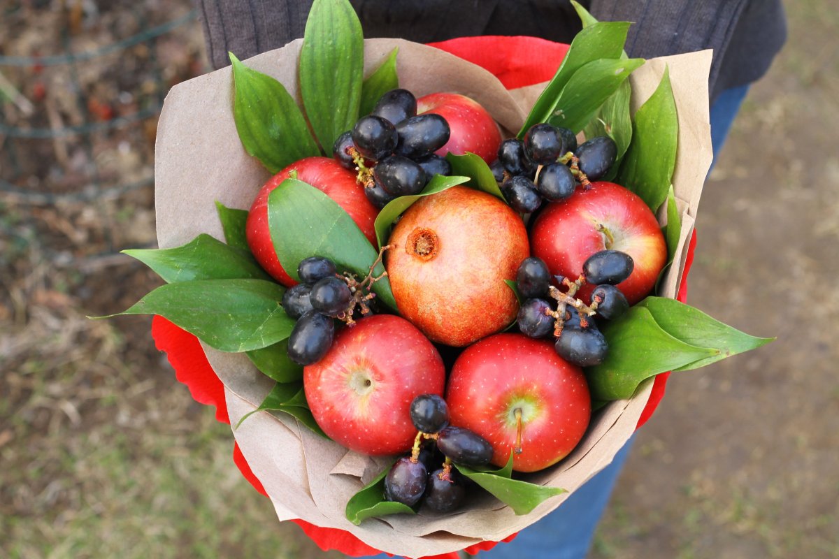 Букет из яблок