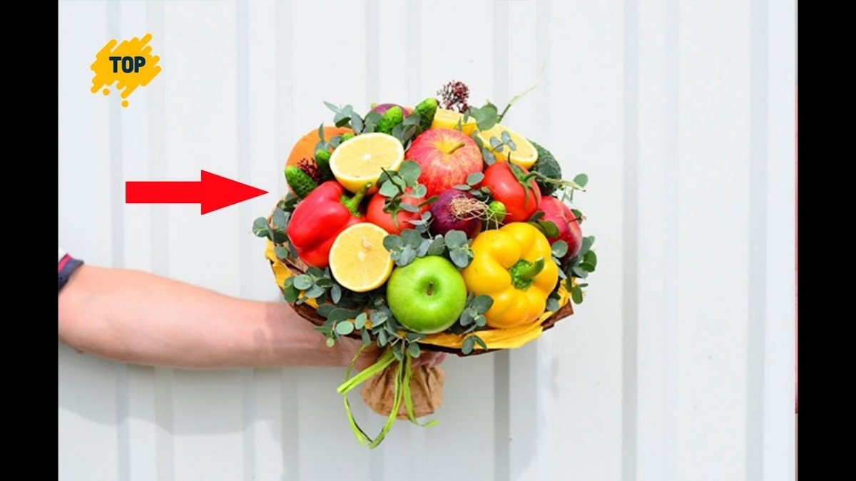 Букет из фруктов с гранатом