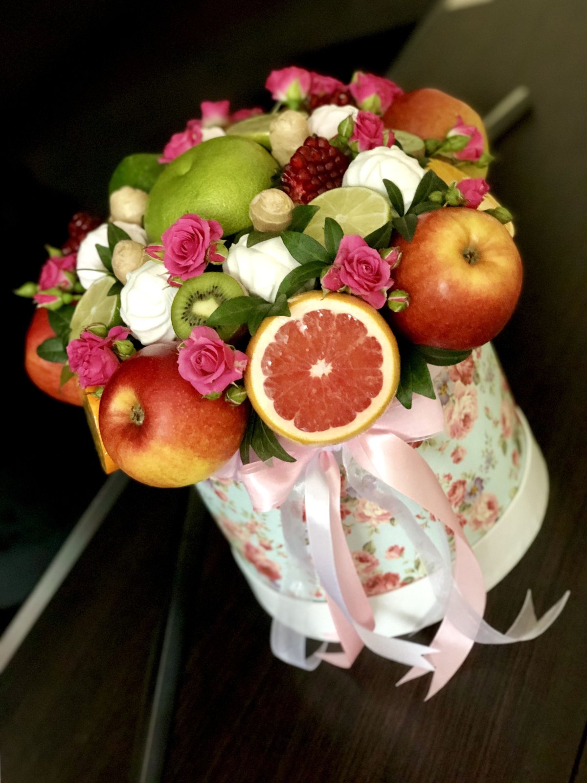 Свадебный букет из фруктов