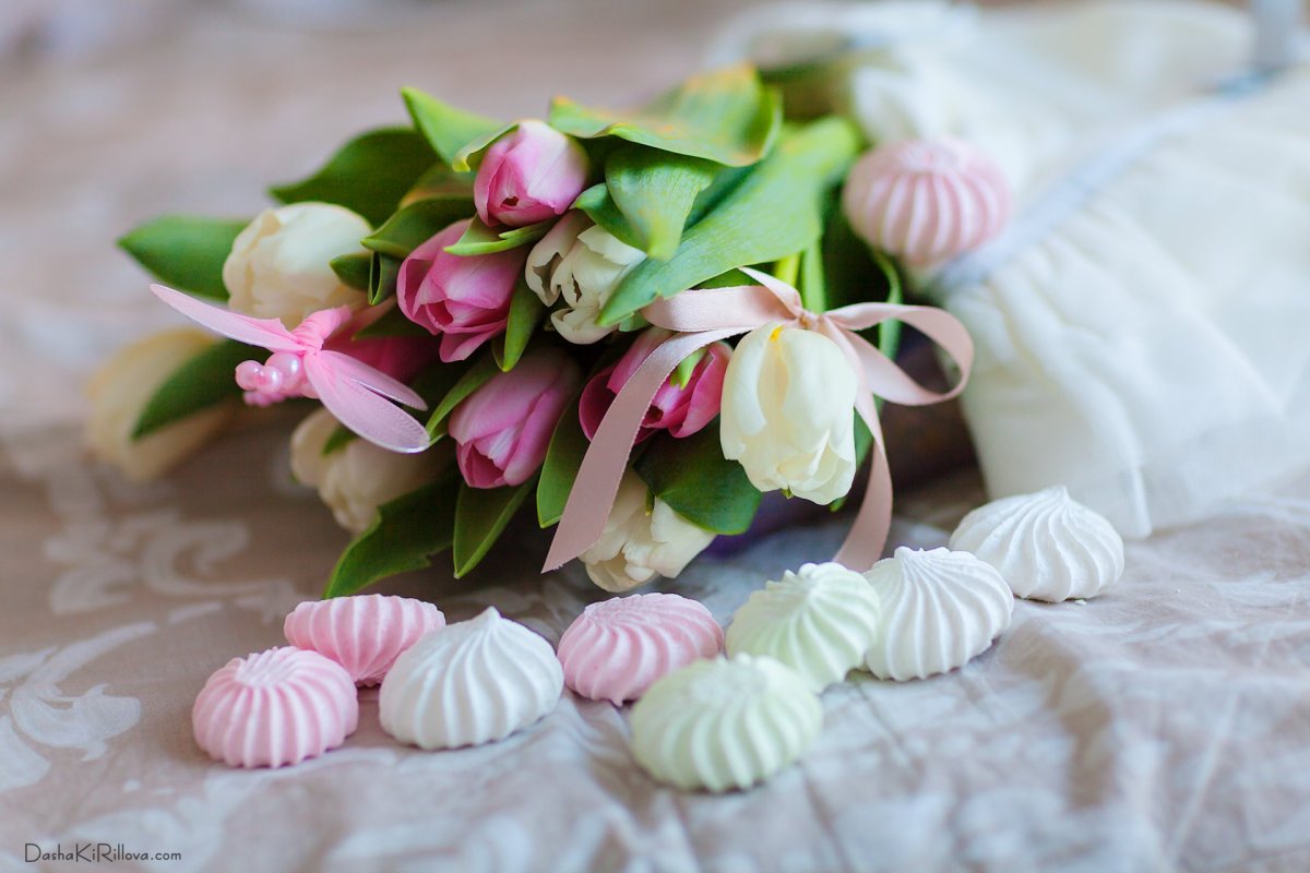 Зефирные тюльпаны и розы букет