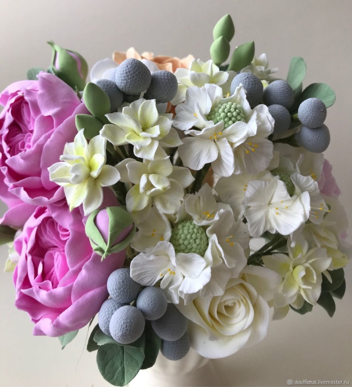 Бруния в букете