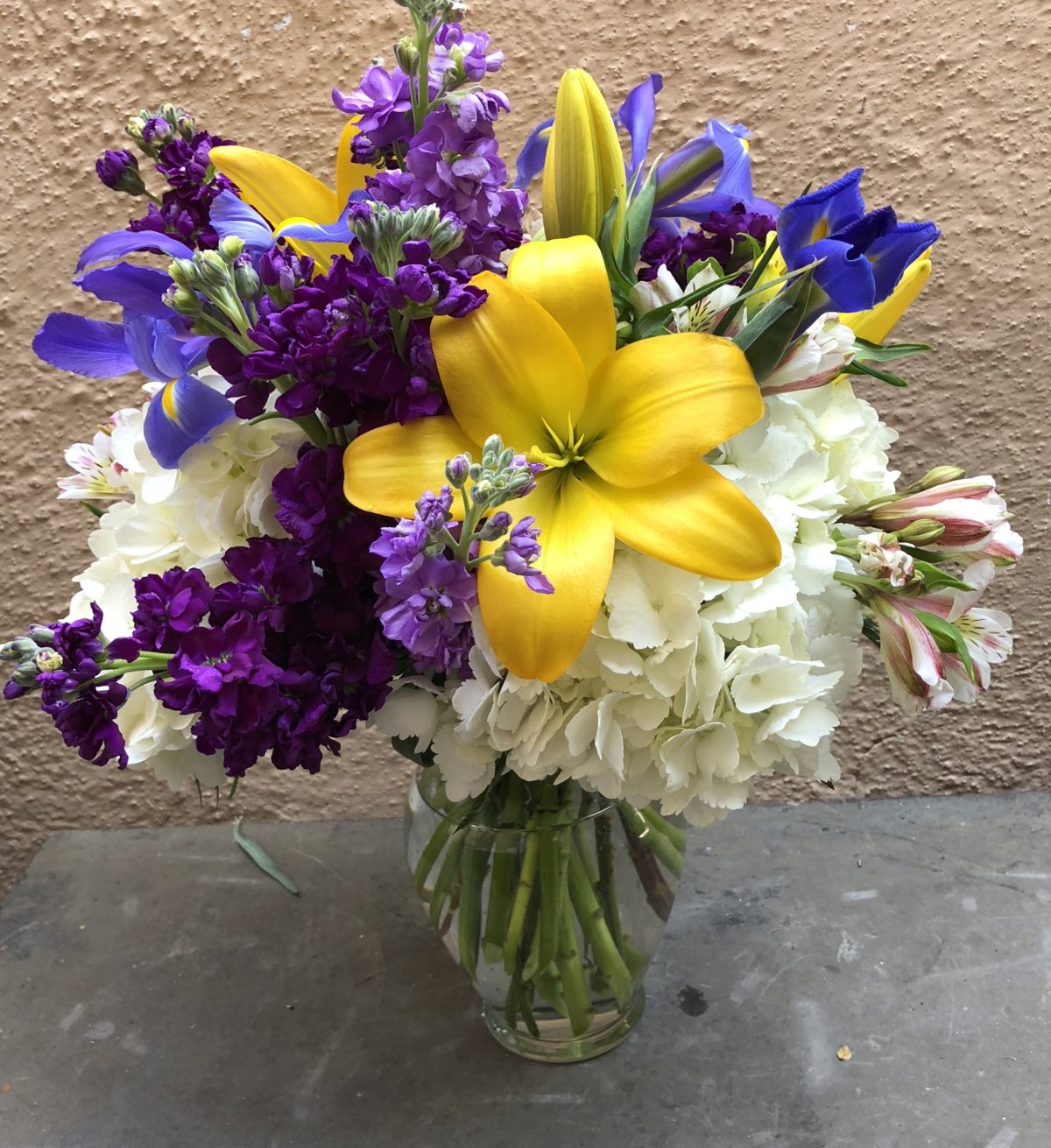 Букет "Лилия и ирисы"