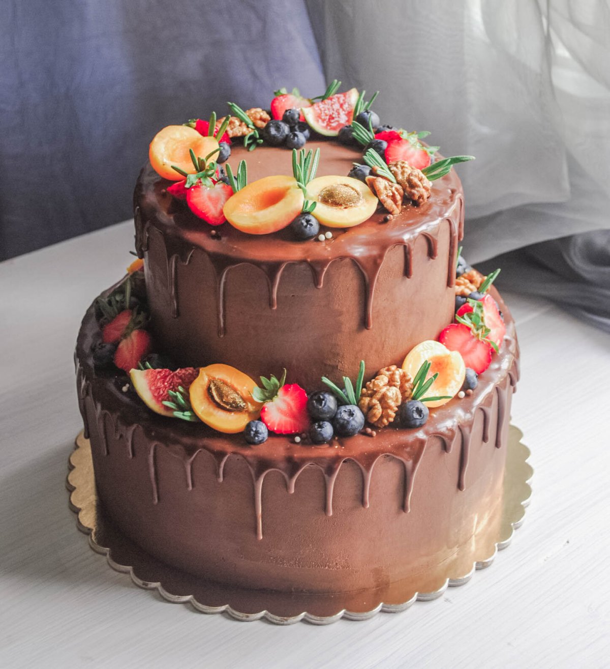 Торт двухъярусный на день рождения