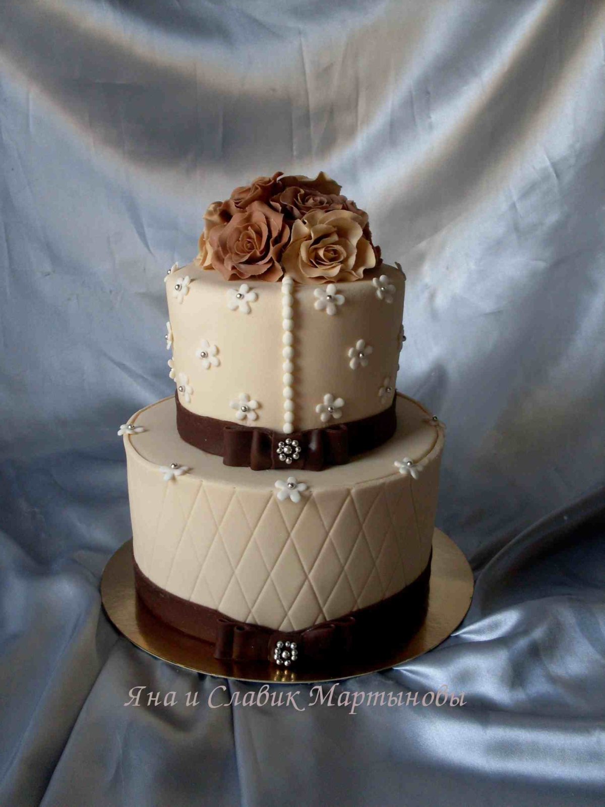 Двухъярусный торт для парня