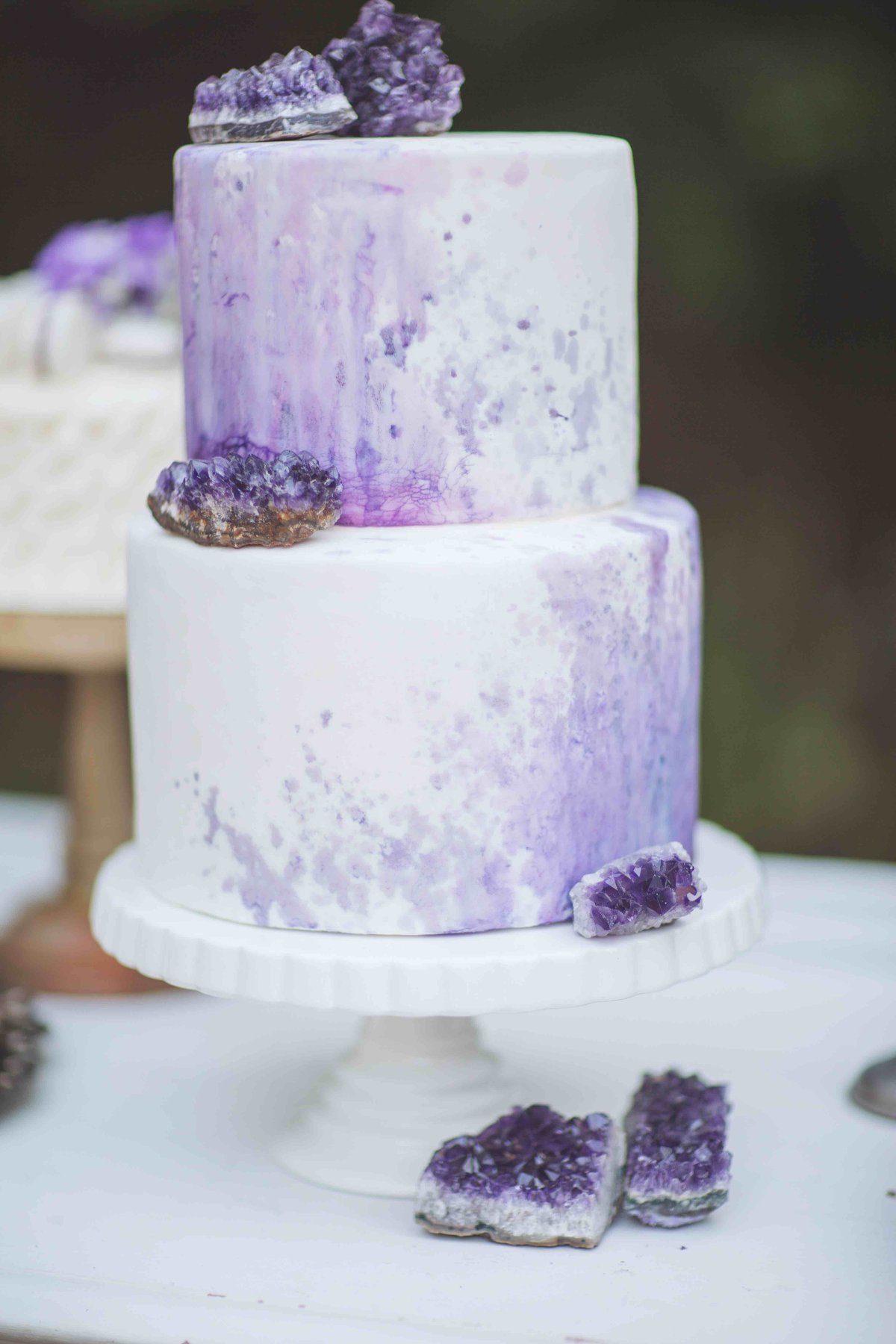 Свадебный торт лавандового цвета