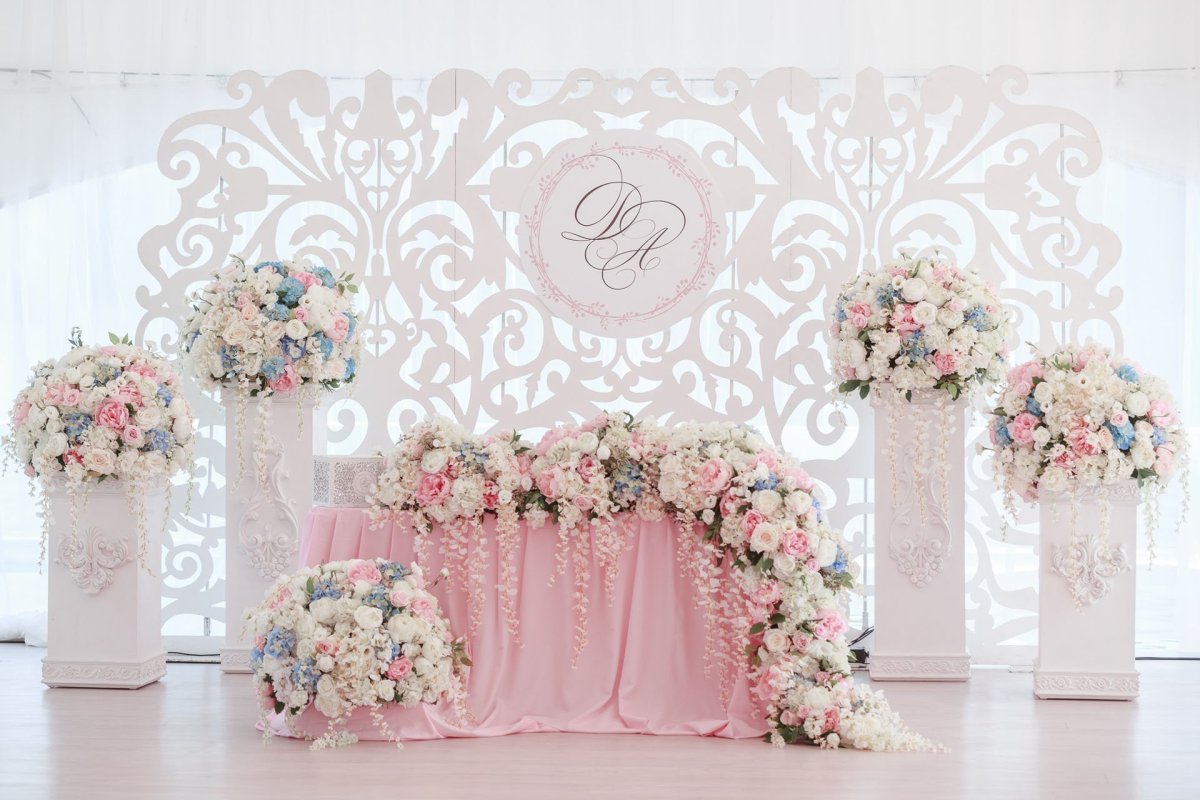 Украшение Президиума на свадьбу розовый