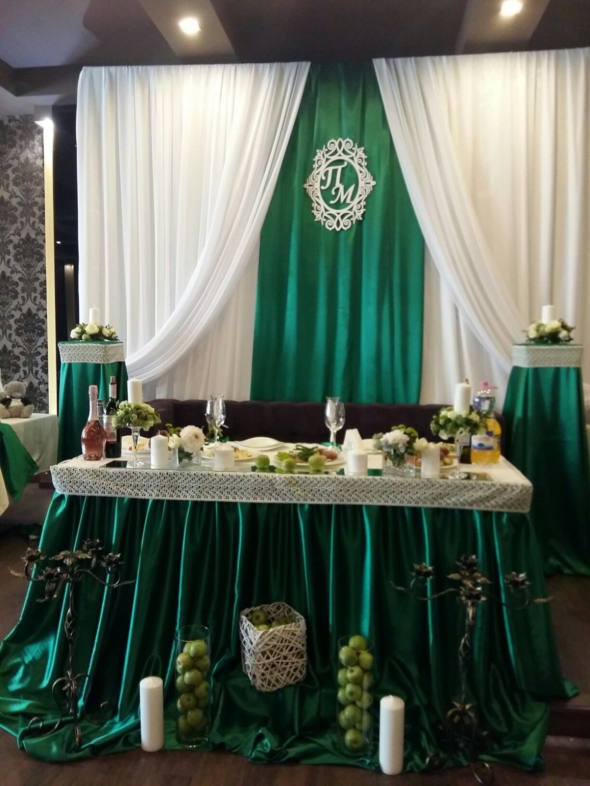 Свадьба в изумрудном цвете