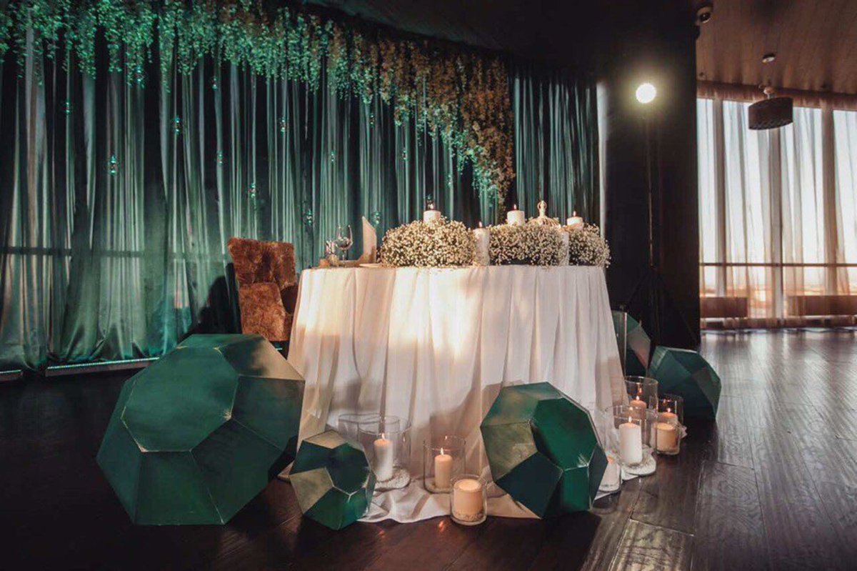 Президиум в изумрудном цвете