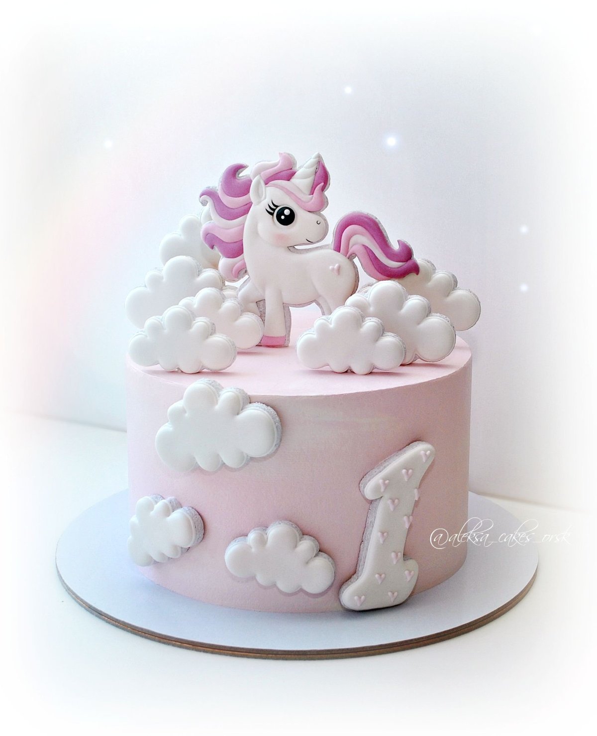 Торт с единорожками